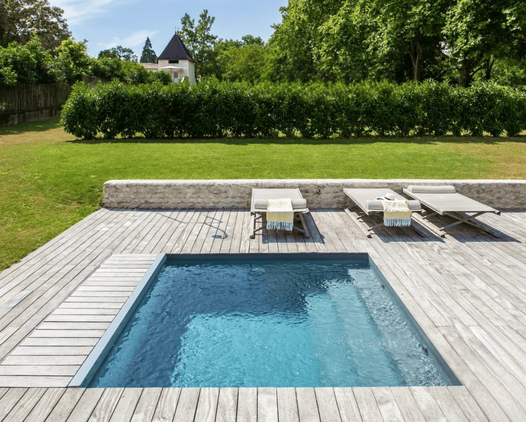 Kleiner Pool für den Garten: Preise & Maße